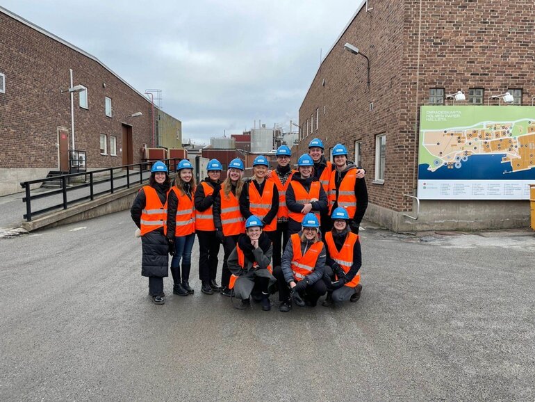 Gruppbild utanför Holmen