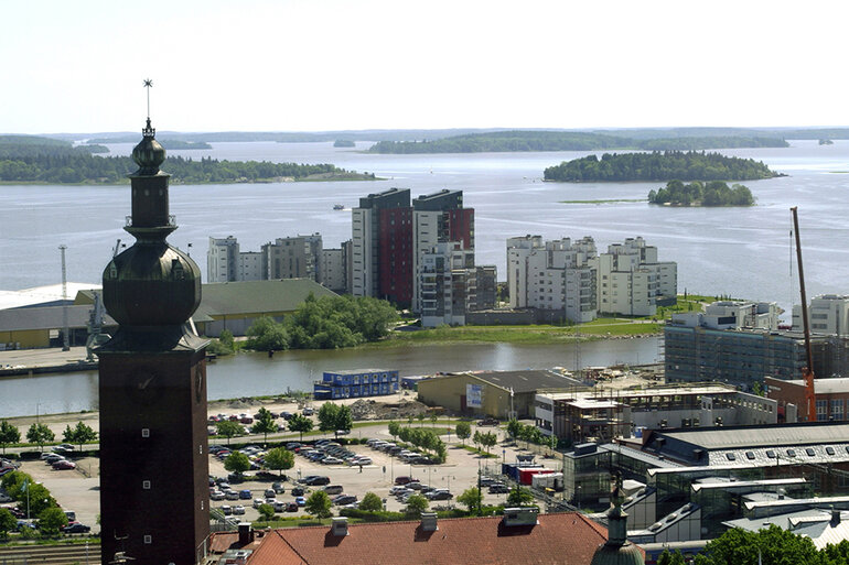Flygfoto över Östra hamnen om Mälaren
