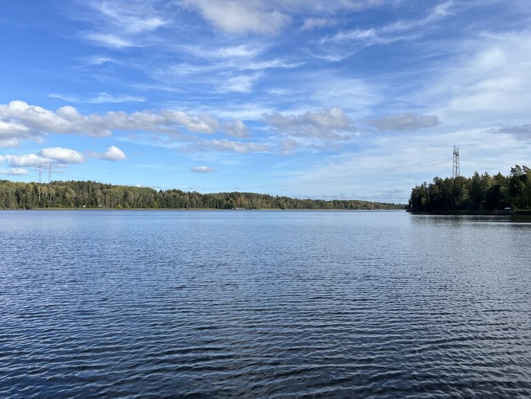 Hamra-Åker över mälaren