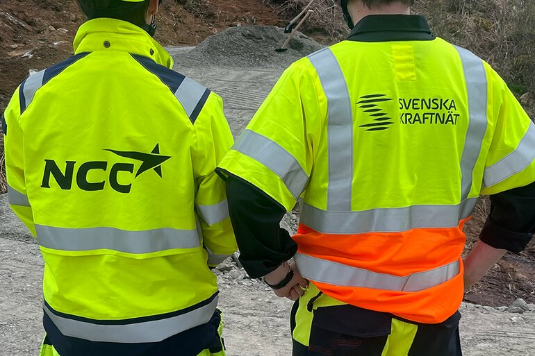 Ryggar med logga från Svenska kraftnät och NCC