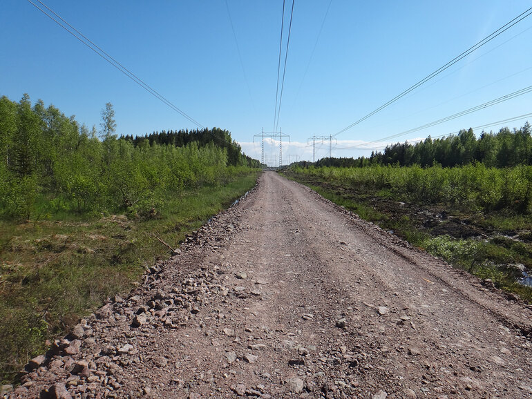 grusad väg under ledning 